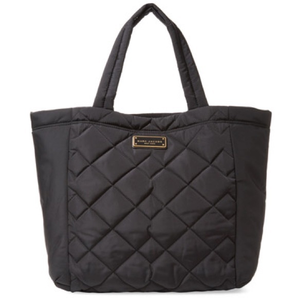 Marc Jacobs Handbags - NWT Marc Jacobs Large Quilted Purse Bag